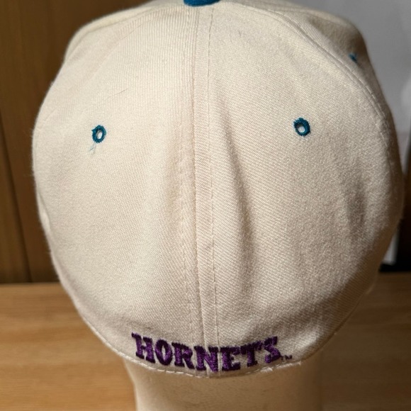 Vintage NBA Charlotte Hornets Basketball New Era Pro Model Wool Fitted Hat 7 3/8 - Picture 4 of 10